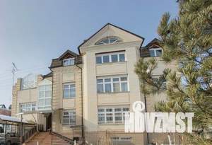 Коттедж 1600м², 4-этажный, участок 15 сот.