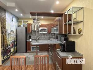 Дом 260м², 3-этажный, участок 6 сот.