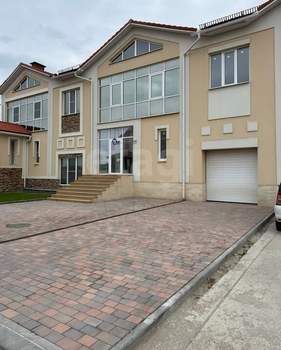 Дом 210м², 3-этажный, участок 5 сот.