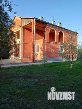 Коттедж 300м², 3-этажный, участок 14 сот.