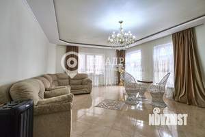 Дом 313м², 2-этажный, участок 9 сот.