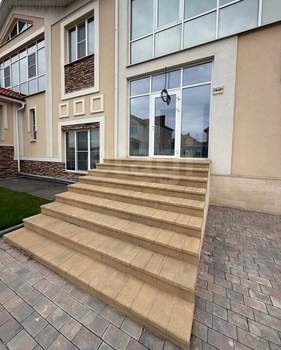 Дом 210м², 3-этажный, участок 5 сот.