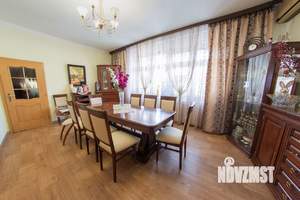 Коттедж 1600м², 4-этажный, участок 15 сот.