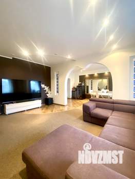 Дом 339м², 3-этажный, участок 5 сот.