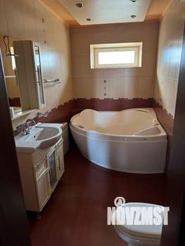 Дом 366м², 3-этажный, участок 14 сот.