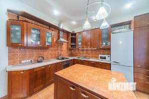 Дом 296м², 2-этажный, участок 829 сот.