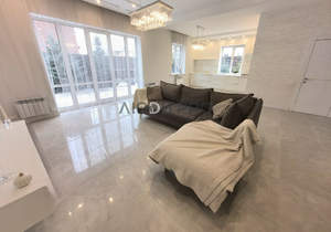 Дом 200м², 2-этажный, участок 8 сот.