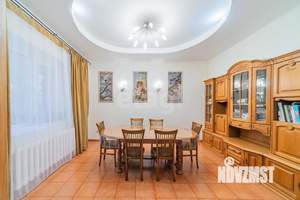 Дом 296м², 2-этажный, участок 829 сот.