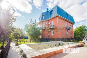 Дом 520м², 3-этажный, участок 18 сот.