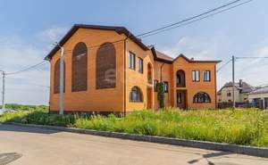 Дом 218м², 3-этажный, участок 242 сот.