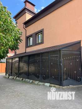 Коттедж 595м², 3-этажный, участок 8 сот.