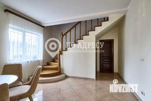 Дом 313м², 2-этажный, участок 9 сот.