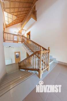 Коттедж 1600м², 4-этажный, участок 15 сот.