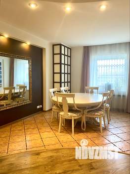 Дом 339м², 3-этажный, участок 5 сот.