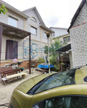 Дом 200м², 3-этажный, участок 6 сот.