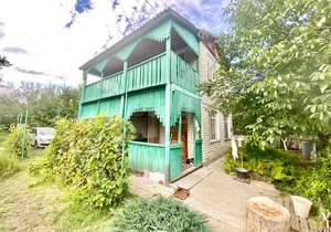 Дом 60м², 2-этажный, участок 8 сот.