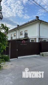 Таунхаус 260м², 3-этажный, участок 2 сот.