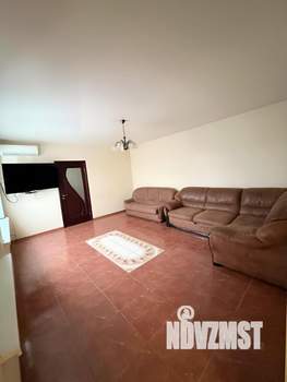 Коттедж 213м², 2-этажный, участок 7 сот.