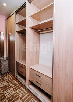 Дом 325м², 3-этажный, участок 10 сот.