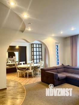 Дом 339м², 3-этажный, участок 5 сот.