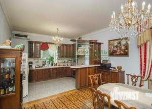Дом 520м², 3-этажный, участок 18 сот.
