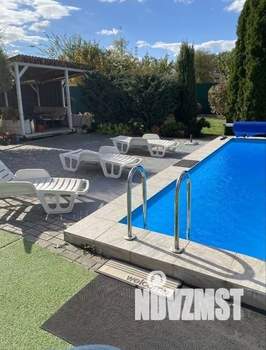 Коттедж 220м&sup2;, 2-этажный, на длительный срок, 