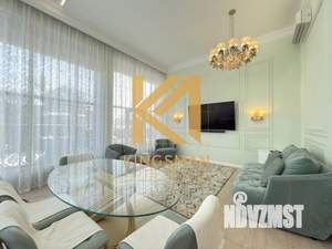 Коттедж 350м&sup2;, 3-этажный, на длительный срок, 