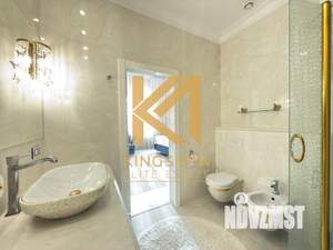 Коттедж 350м&sup2;, 3-этажный, на длительный срок, 