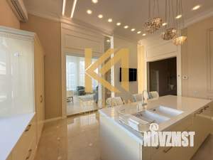 Коттедж 350м&sup2;, 3-этажный, на длительный срок, 