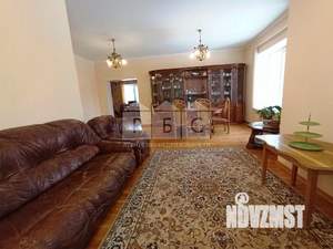 Коттедж 380м&sup2;, 2-этажный, на длительный срок, 