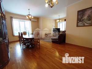 Коттедж 380м&sup2;, 2-этажный, на длительный срок, 