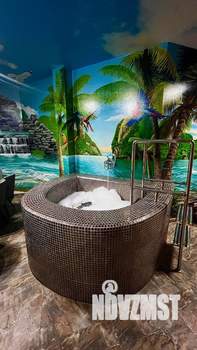 Дом 300м&sup2;, 3-этажный, посуточно, 