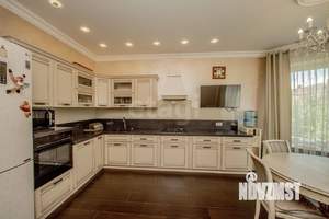 Дом 168м&sup2;, 2-этажный, участок 8 сот.  