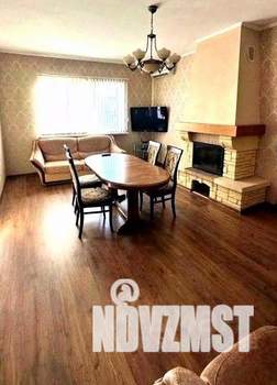 Коттедж 213м², 2-этажный, участок 7 сот.  