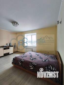 Дом 200м&sup2;, 3-этажный, участок 6 сот.  