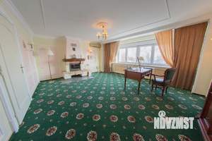 Коттедж 1600м², 4-этажный, участок 15 сот.  