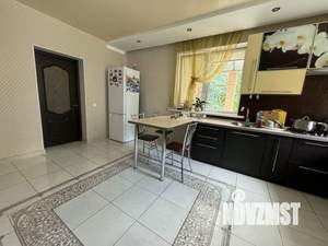 Дом 245м², 2-этажный, участок 11 сот.  