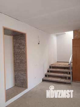 Дом 144м&sup2;, 3-этажный, участок 5 сот.  