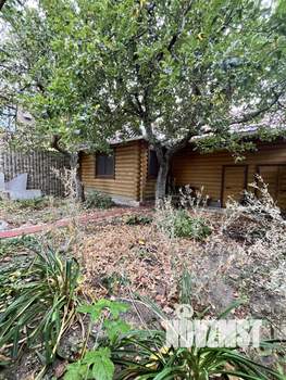 Дом 164м&sup2;, 3-этажный, участок 2 сот.  