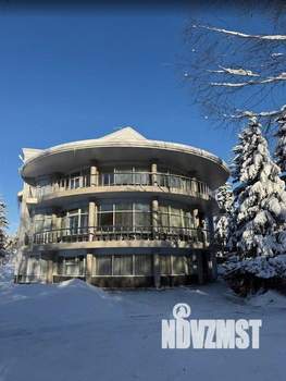 Коттедж 521м&sup2;, 3-этажный, участок 20 сот.  