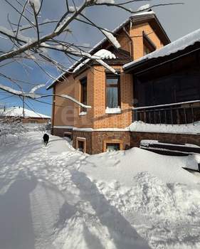 Дом 272м&sup2;, 2-этажный, участок 10 сот.  