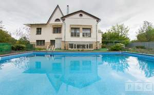 Дом 401м&sup2;, 2-этажный, участок 12 сот.  