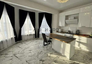 Дом 180м&sup2;, 2-этажный, участок 37 сот.  