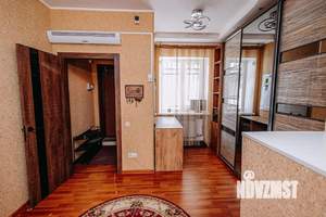 Дом 325м&sup2;, 3-этажный, участок 10 сот.  