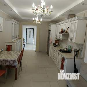 Коттедж 460м², 3-этажный, участок 15 сот.  