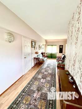 Дом 250м², 3-этажный, участок 10 сот.  