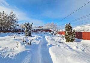 Дом 592м&sup2;, 2-этажный, участок 10 сот.  