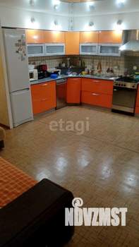 Дом 210м², 2-этажный, участок 3 сот.  