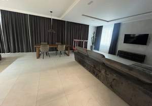 Дом 352м&sup2;, 3-этажный, участок 18 сот.  