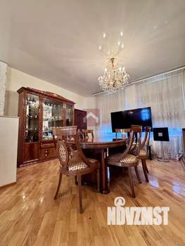 Дом 450м², 3-этажный, участок 6 сот.  